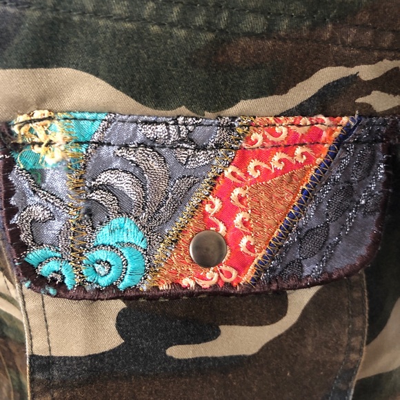 🎉HP🎉Beautiful Stories Embellished Camo Jacket, Sz XS - Picture 9 of 14